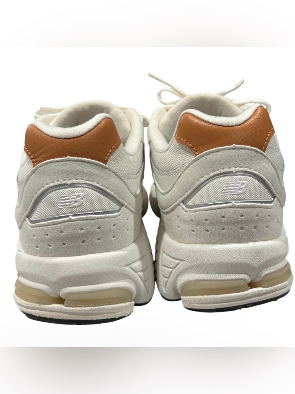 New Balance Off-White/Cream Sneakers with Tan Heel Tab - Picture 6 of 10